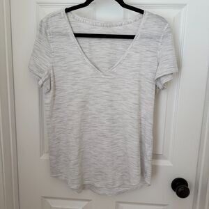 Women Lululemon V Neck Love Tee Pima Cotton Relaxed Fit in Heathered Gray